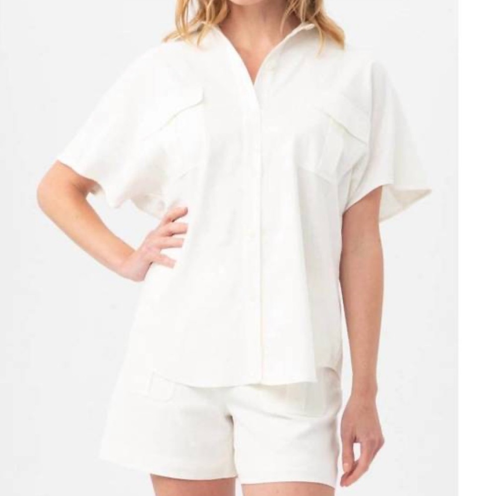 NWT TRINA TURK
Linen Vara Top Color Whitewash